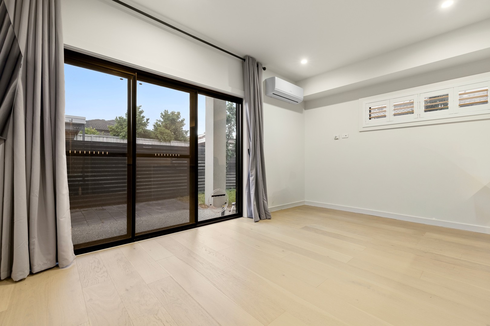 2/130 Grassbird Drive, Point Cook, VIC 3030, Point Cook - Thumbnail 4