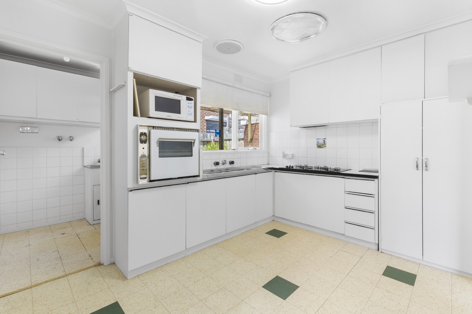 2/1328 Dandenong Road, Hughesdale, VIC 3166, Condell Park - Thumbnail 4