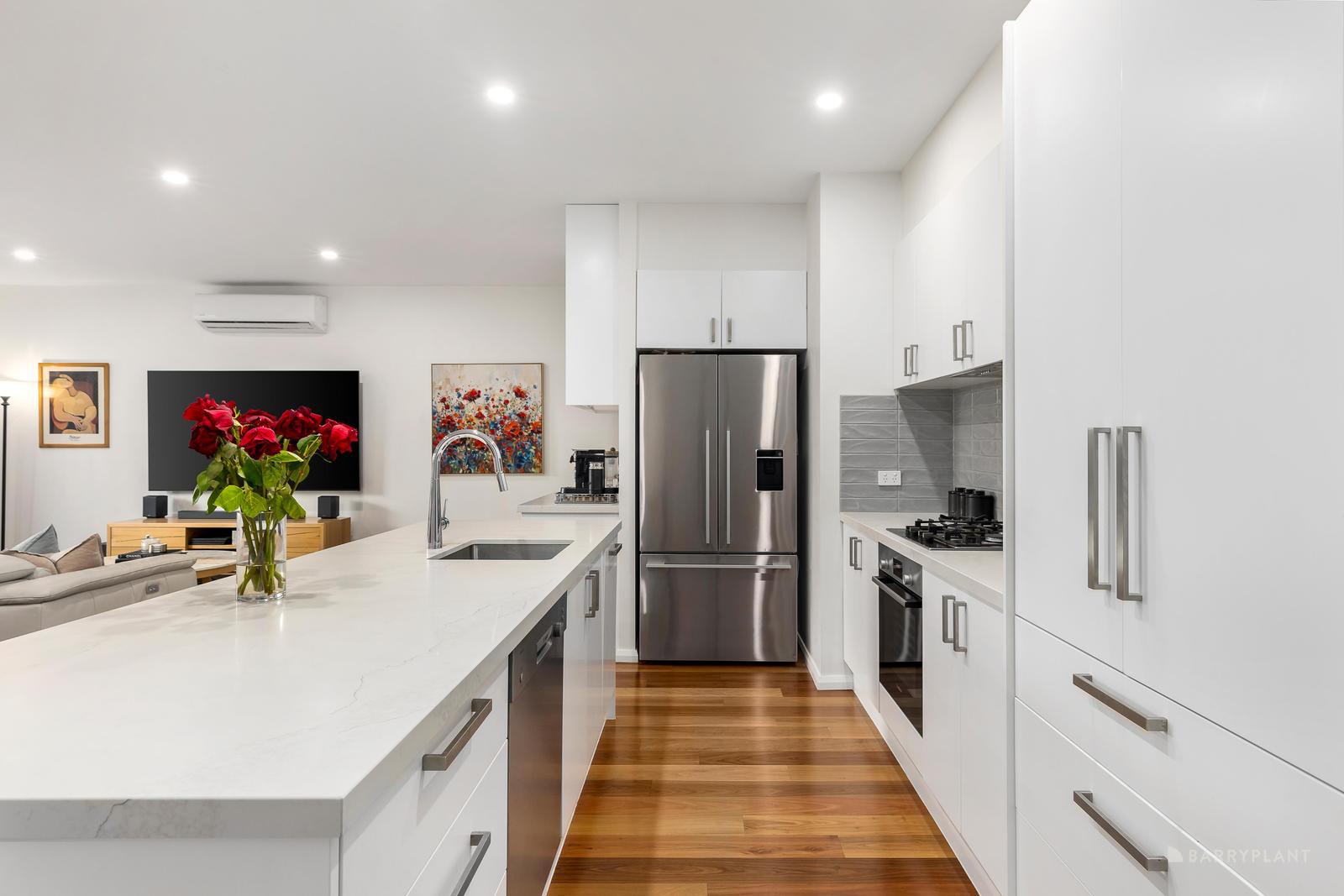 2/135 Beverley Street, Doncaster East, VIC 3109 - Thumbnail 2 - 28/02/2025