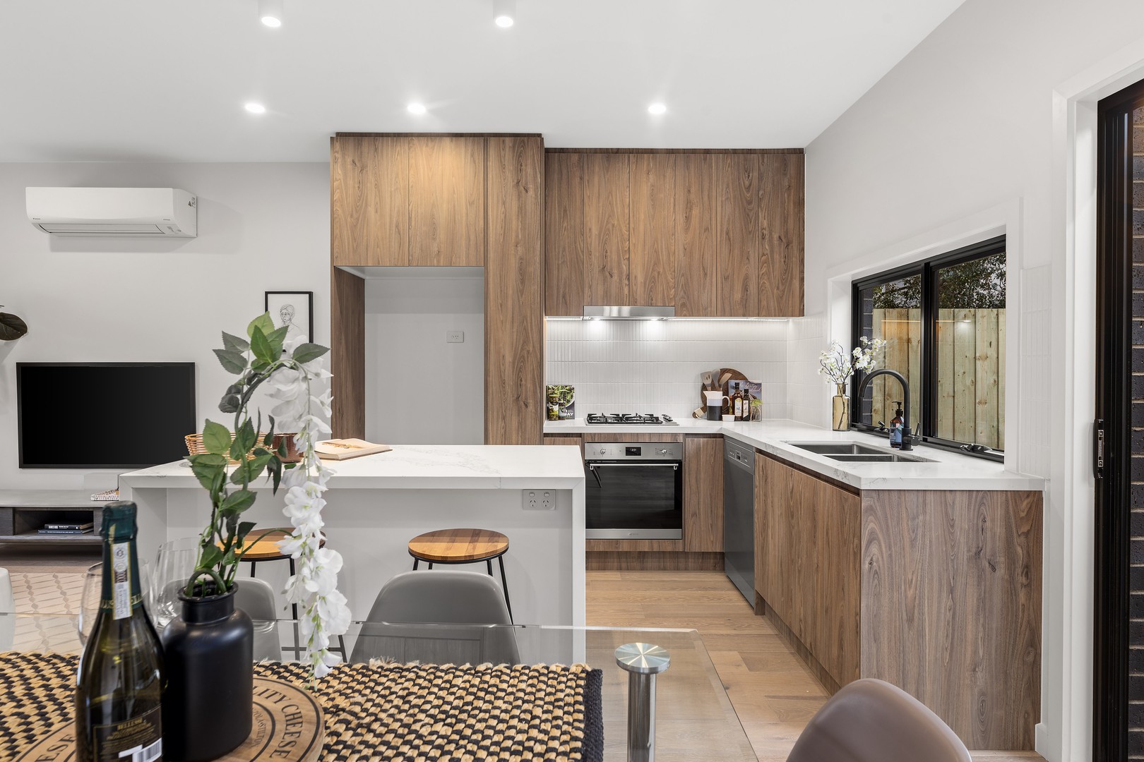 2/137 Porter Road, Heidelberg Heights, VIC 3081 - Thumbnail 2 - 11/05/2026