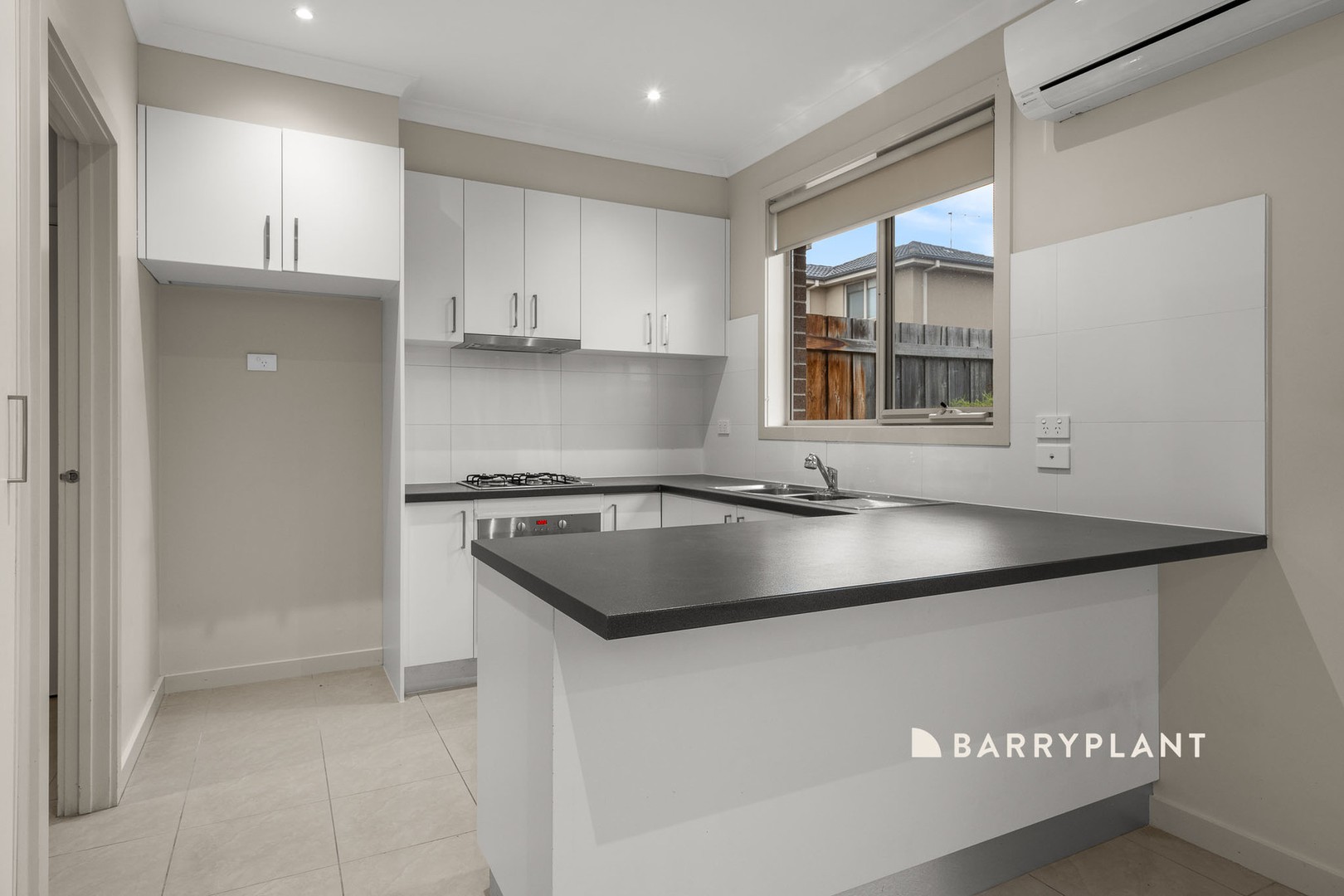 2/138 Fleetwood Drive, Narre Warren, VIC 3805, Narre Warren - Thumbnail 2