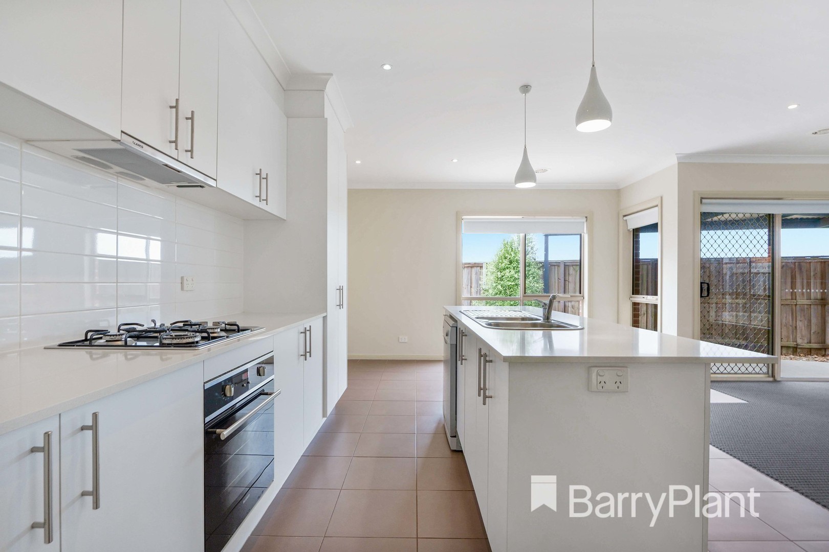 2/14 Cootamundra Court, Werribee, VIC 3030, Werribee - Thumbnail 3