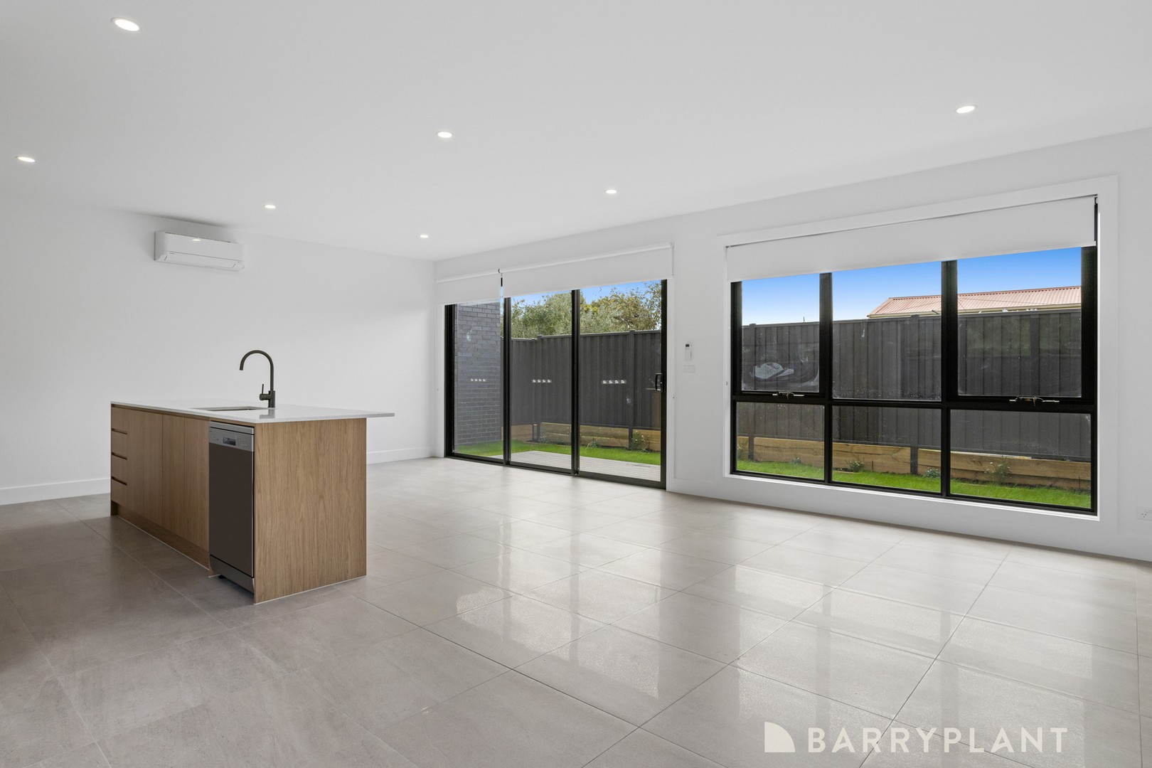 2/14 First Avenue, Rosebud, VIC 3939 - Thumbnail 2 - 07/04/2025