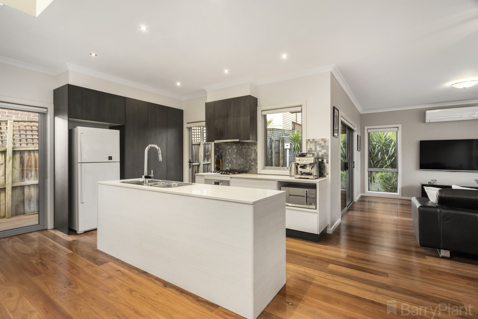 2/14 Ross Road, Croydon, VIC 3136, Croydon - Thumbnail 3
