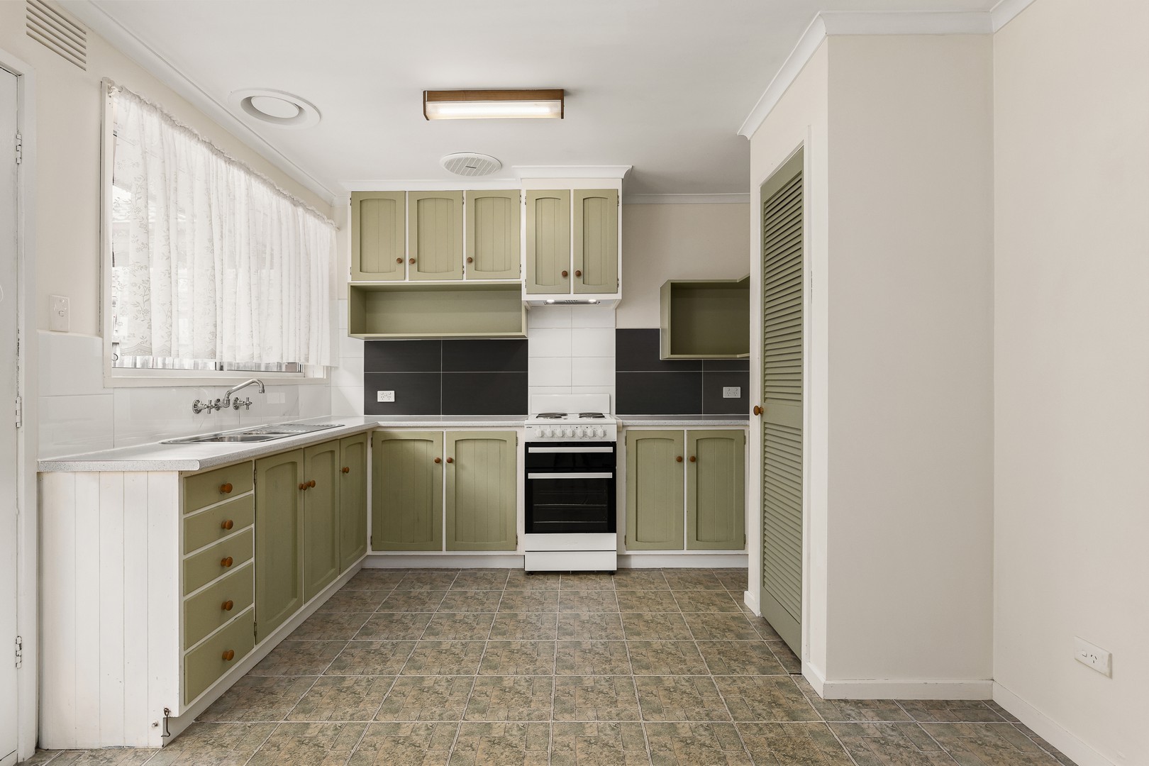 2/14 Saint Johns Avenue, Frankston, VIC 3199, Frankston - Thumbnail 4
