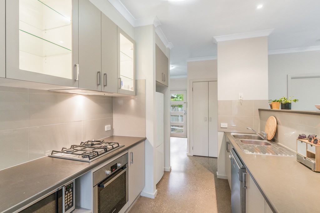 2/14 Walsh Grove, North Geelong, VIC 3215, North Geelong - Thumbnail 2