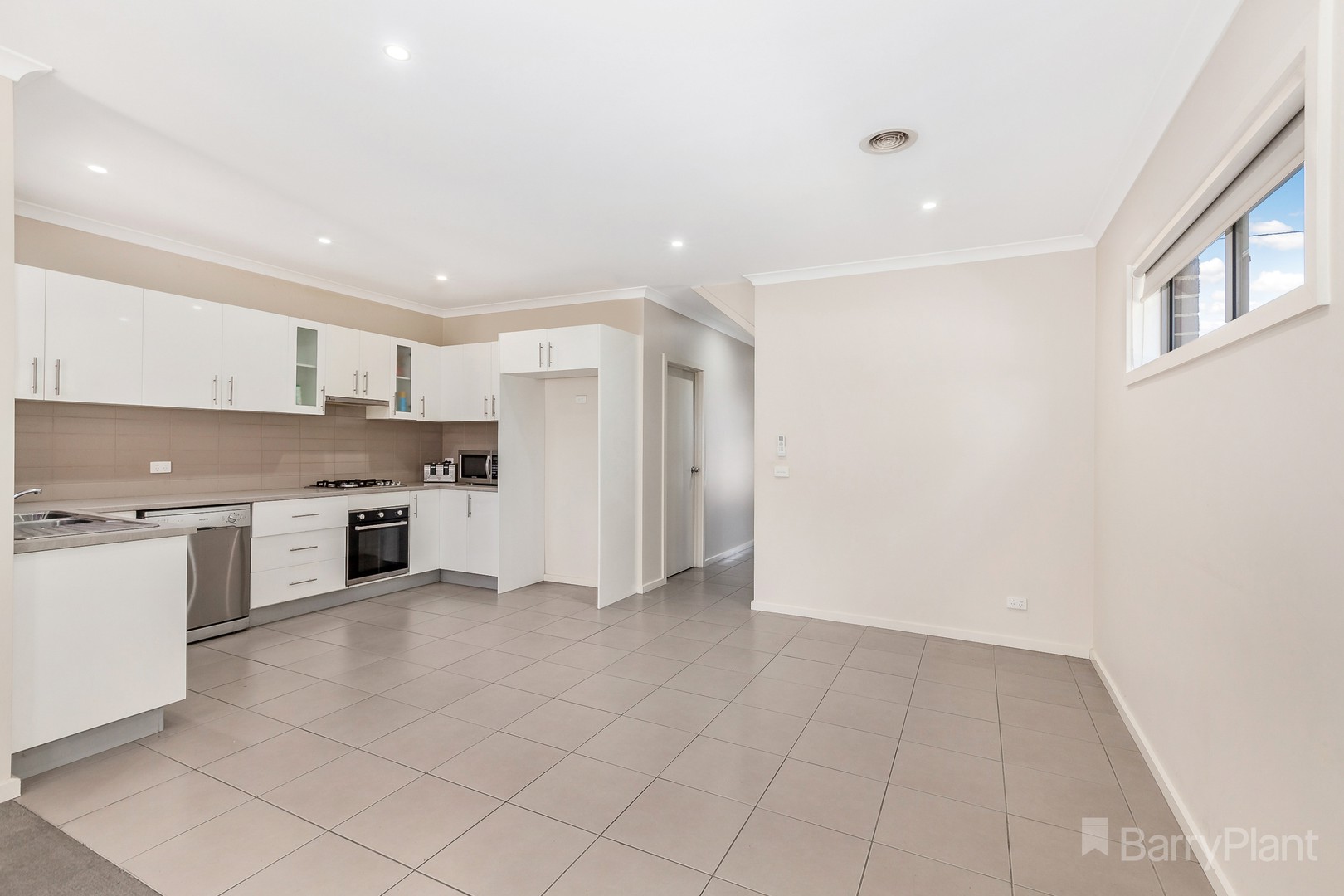 2/141 Windham Street, Wallan, VIC 3756, Wallan - Thumbnail 3