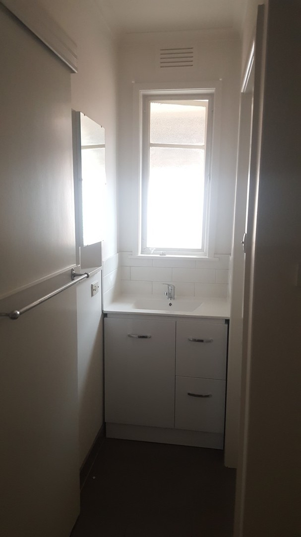 2/142 Barrow Street, Coburg, VIC 3058, Coburg - Thumbnail 5