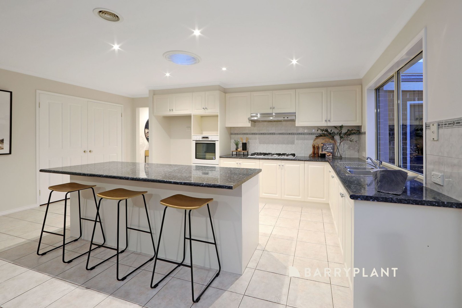 148 Waradgery Drive, Rowville, VIC 3178, Rowville - Thumbnail 5