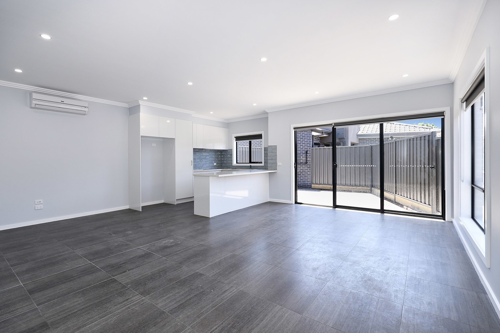 2/149 Loongana Avenue, Glenroy, VIC 3046 - Thumbnail 2 - 11/06/2025