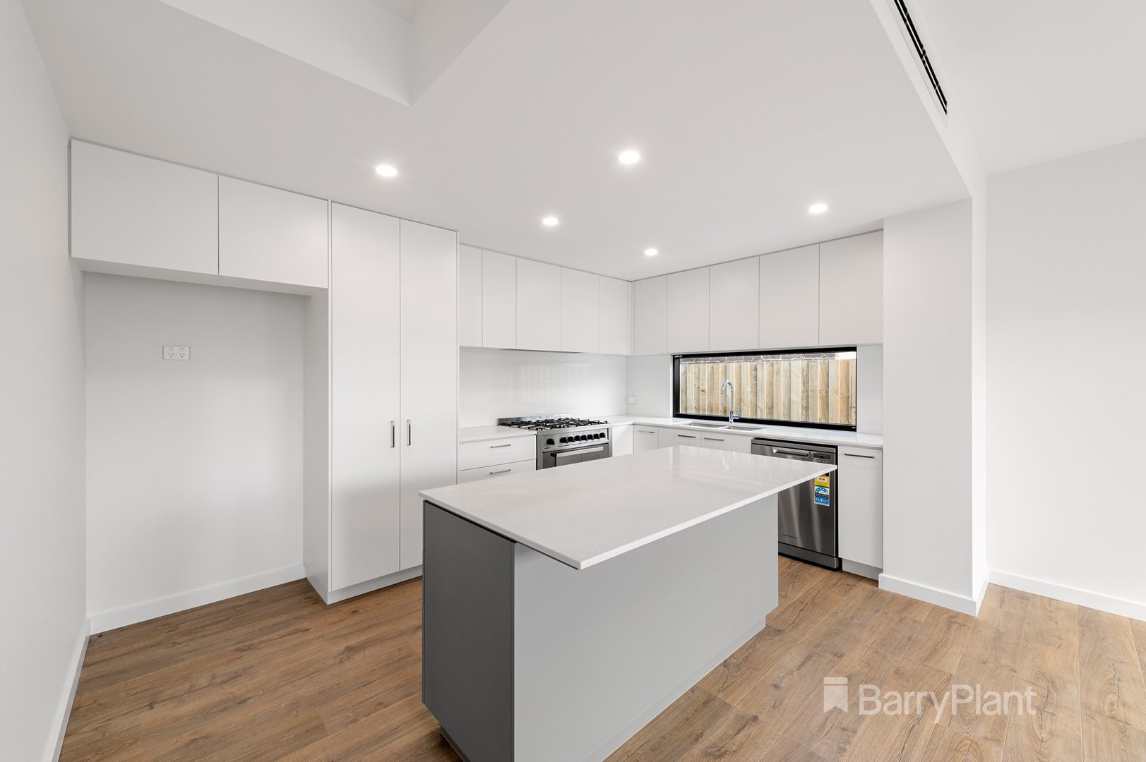 2/15 Dunfield Avenue, Mitcham, VIC 3132, Mitcham - Thumbnail 2