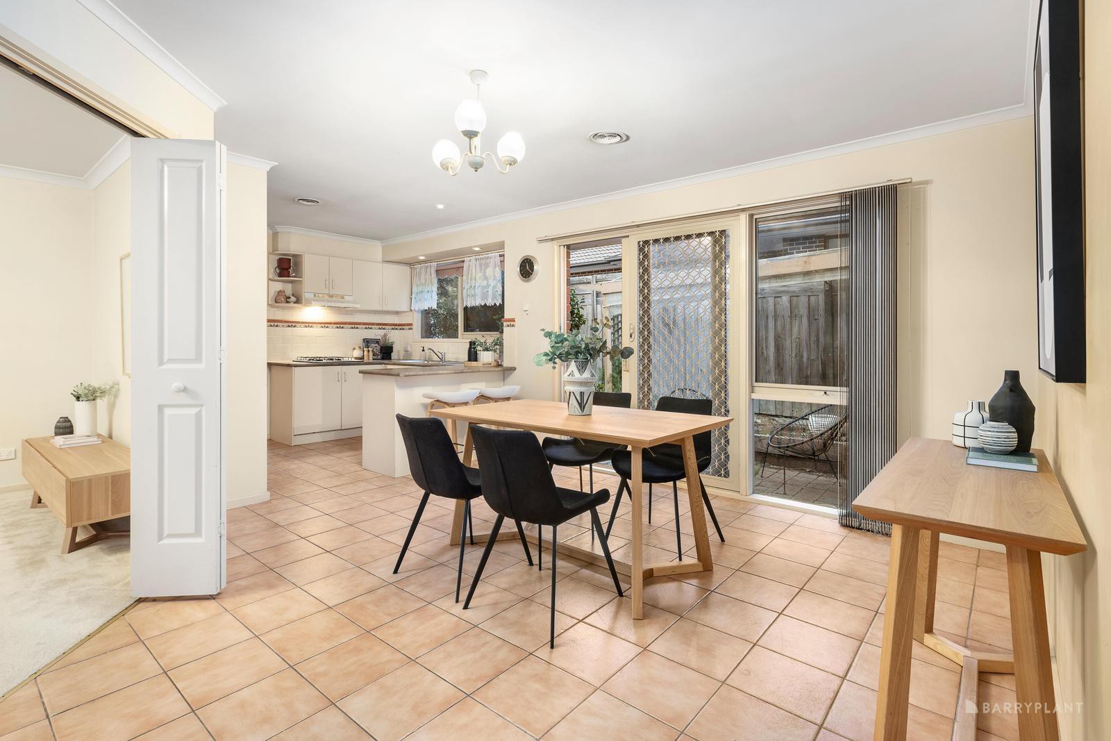 2/15 Emma Road, Croydon, VIC 3136, Croydon - Thumbnail 3