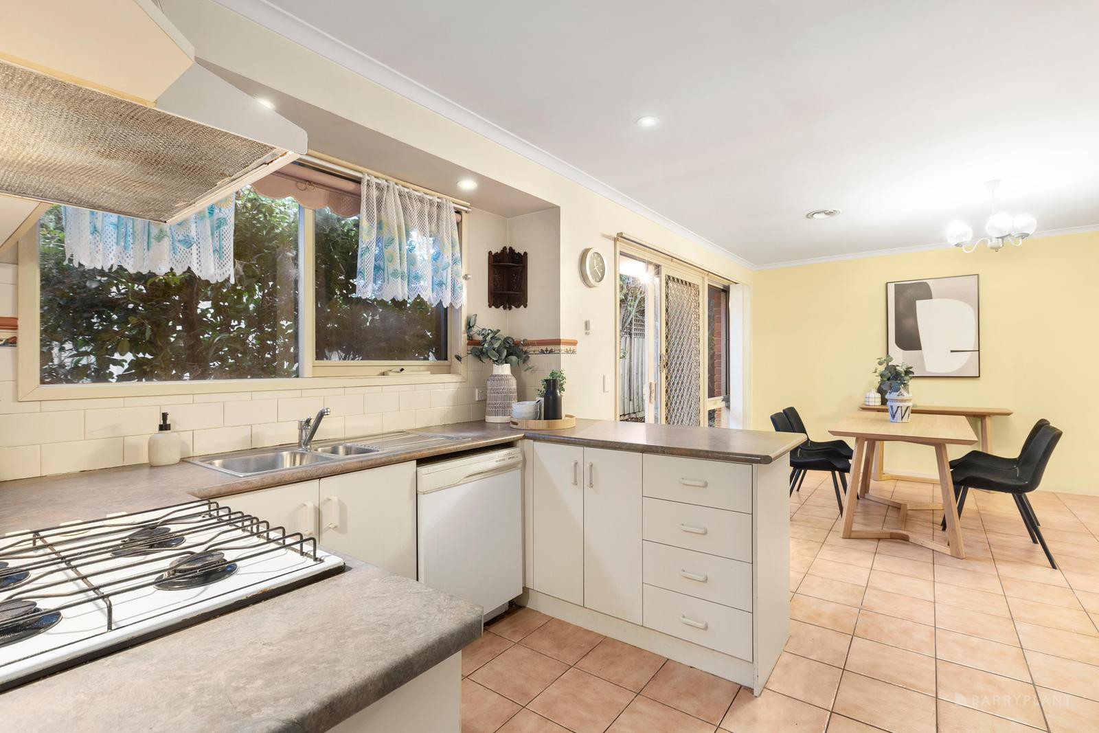 2/15 Emma Road, Croydon, VIC 3136, Croydon - Thumbnail 5