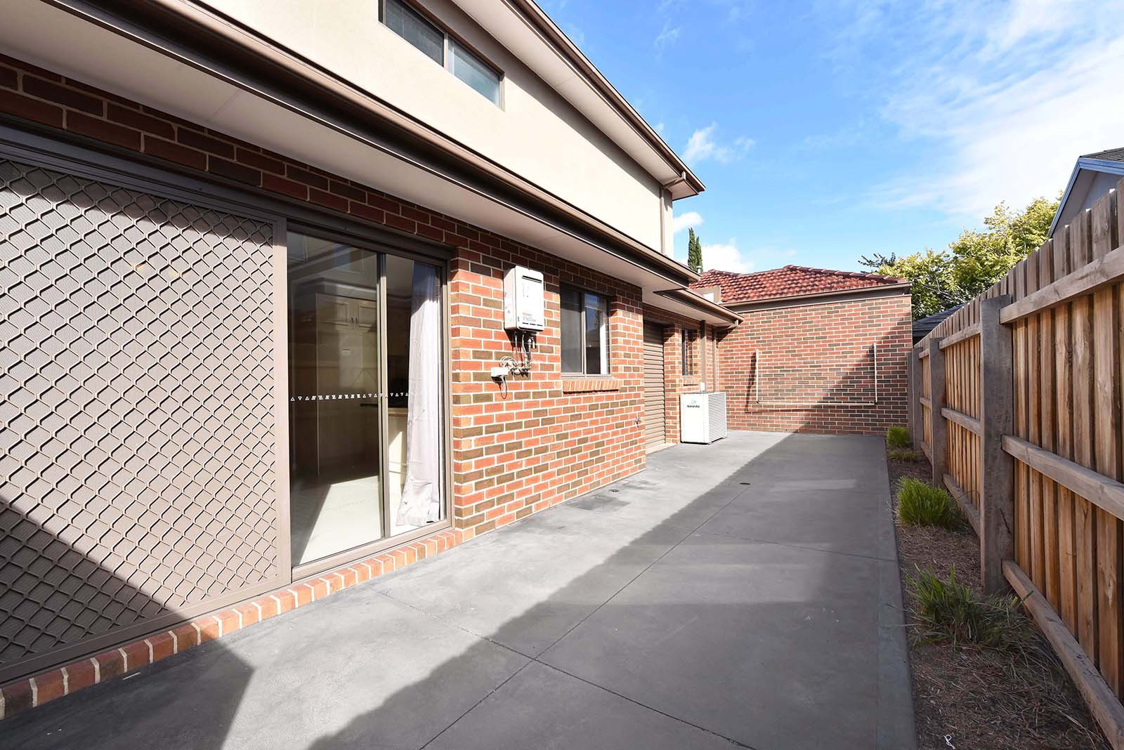 2/15 Green Street, Airport West, VIC 3042, Airport West - Thumbnail 6