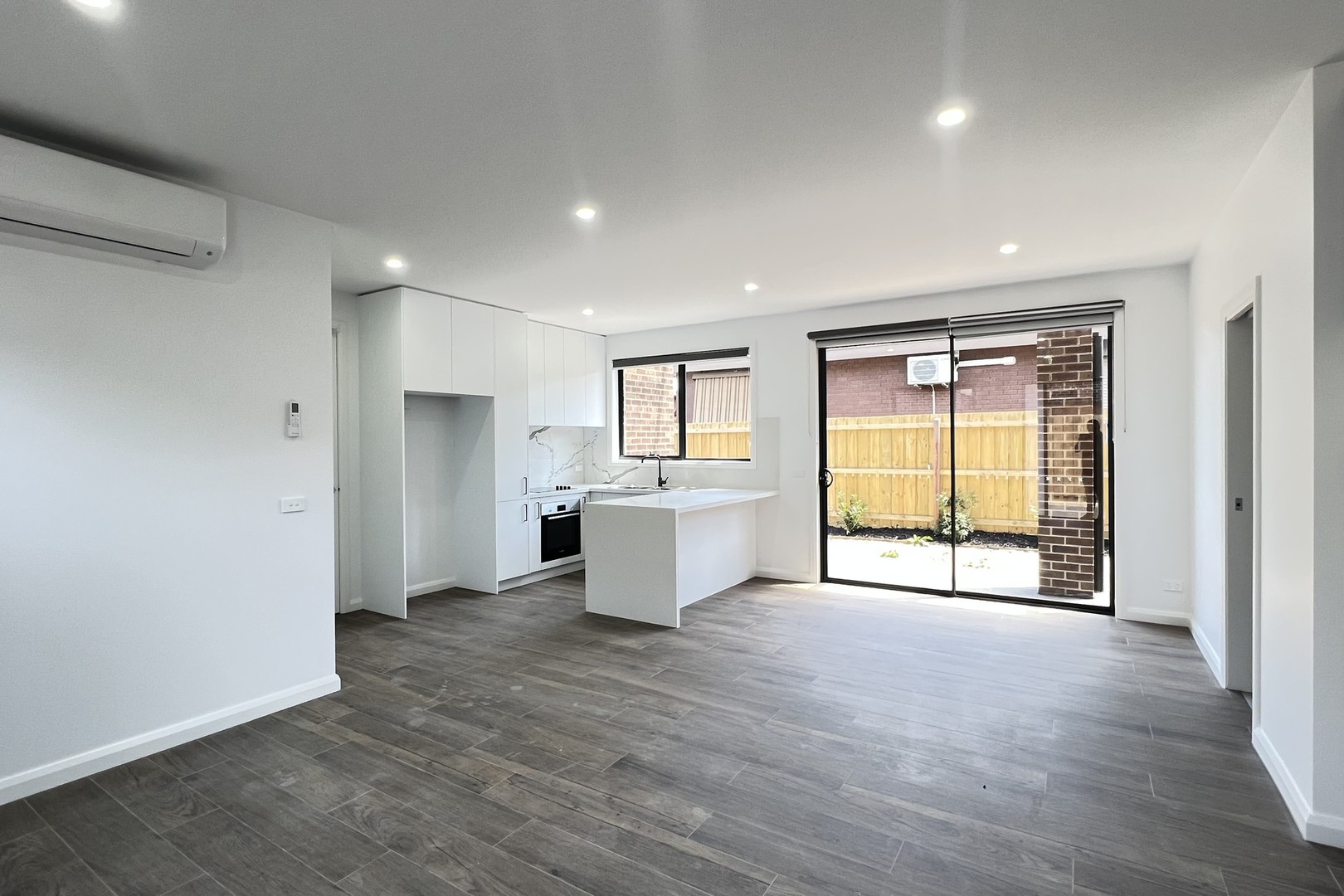 2/15 Hurtle Street, Lalor, VIC 3075, Lalor - Thumbnail 2