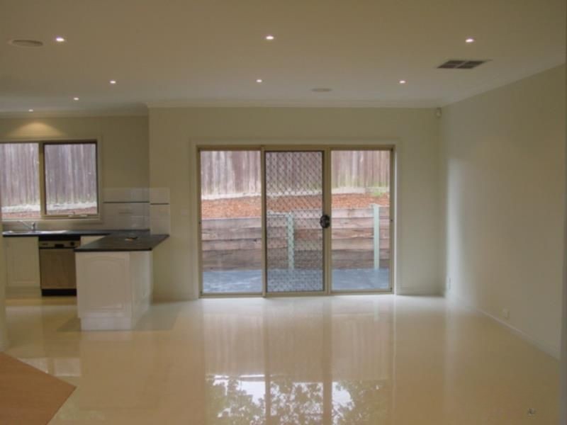 2/15 Old Kent Road, Mooroolbark, VIC 3138, Mooroolbark - Thumbnail 2