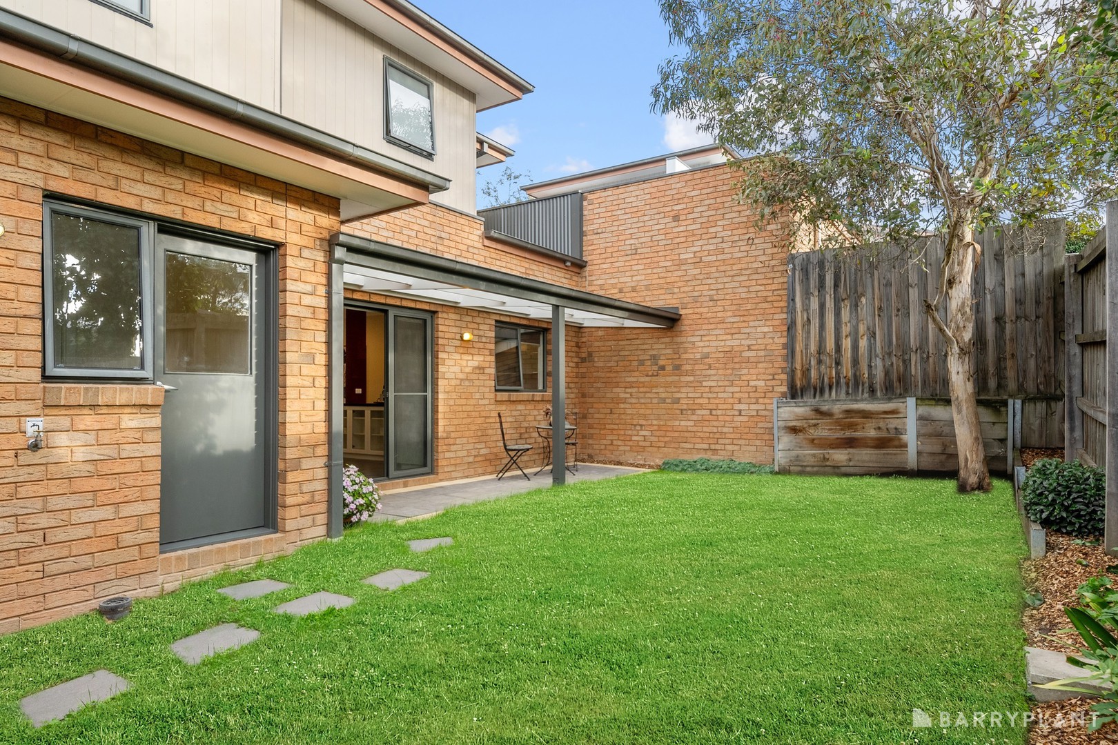 2/15 Ross Road, Croydon, VIC 3136, Croydon - Thumbnail 2