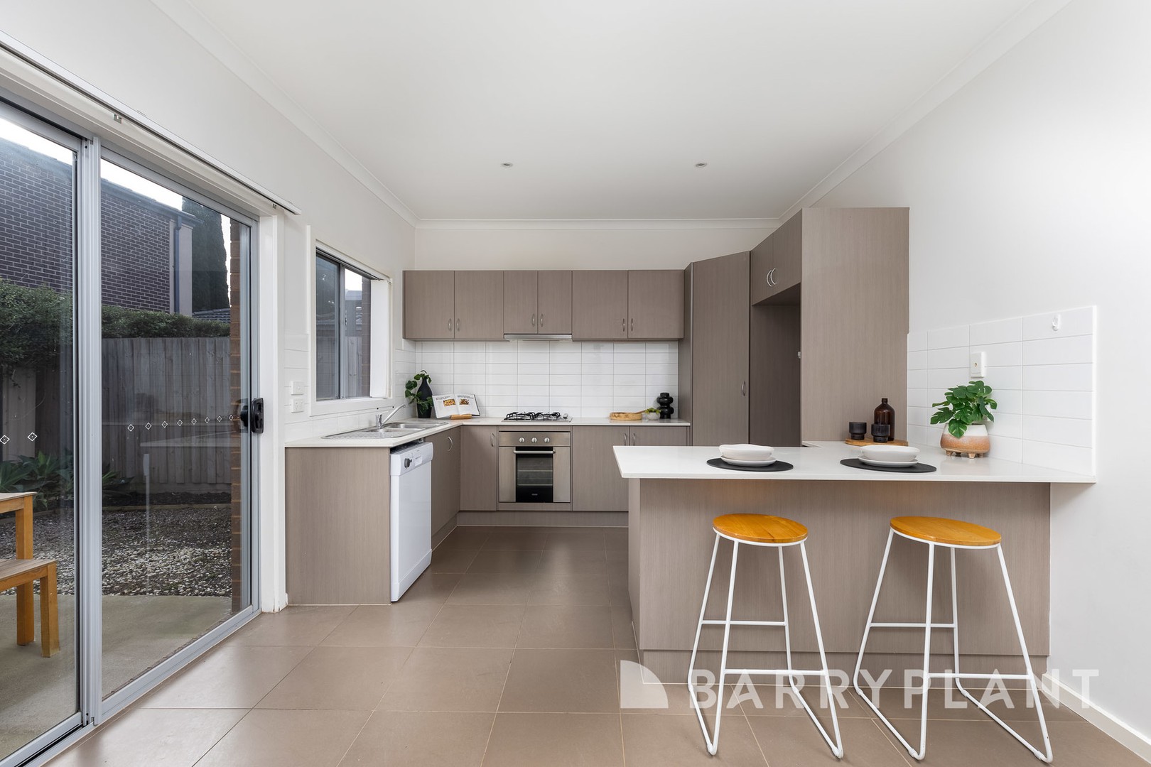 2/15 San Sebastian Drive, Point Cook, VIC 3030, Point Cook - Thumbnail 5