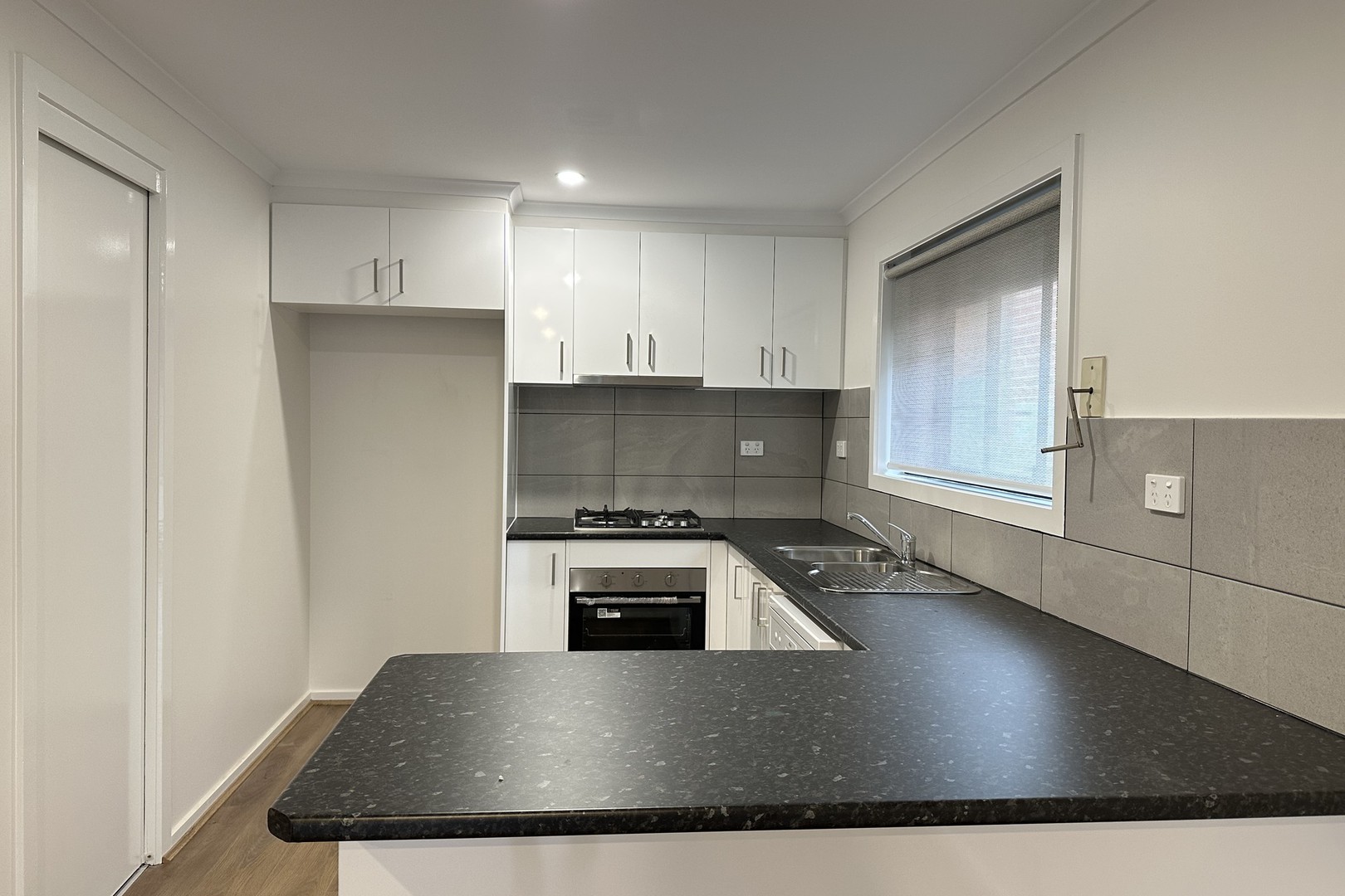 2/15 Spring Street, Thomastown, VIC 3074, Thomastown - Thumbnail 2