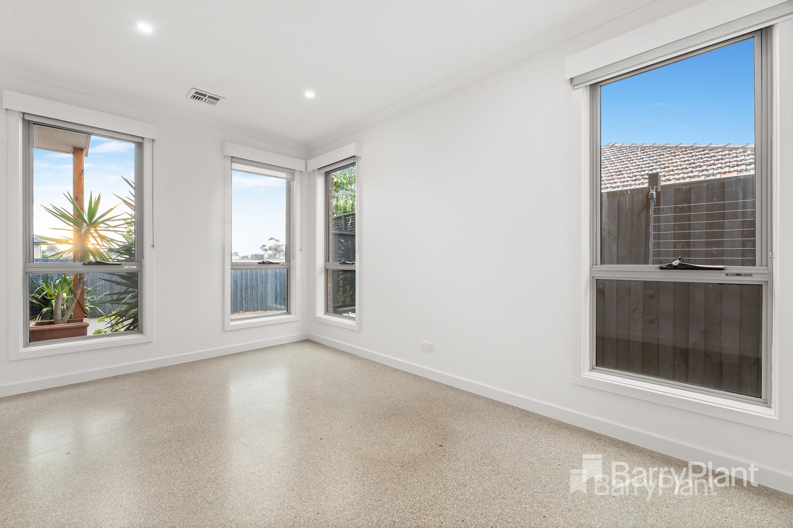 2/15 Tandara Avenue, Doncaster, VIC 3108, Doncaster - Thumbnail 2