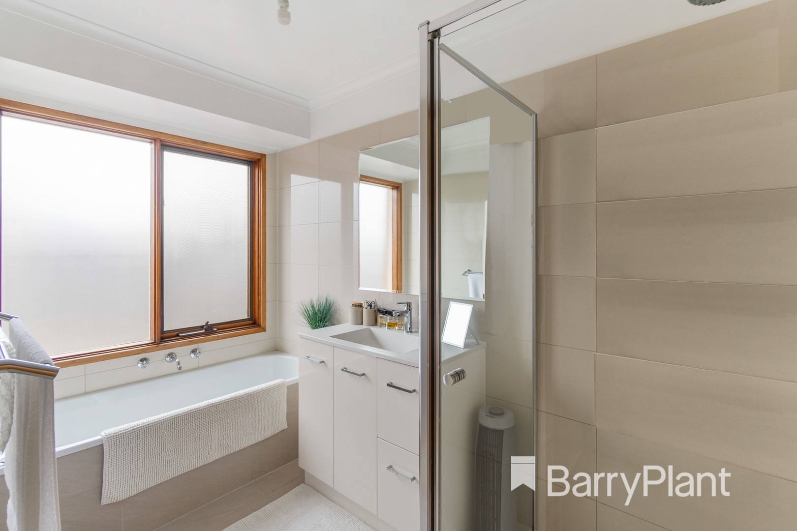2/15 Thelma Court, Werribee, VIC 3030, Werribee - Thumbnail 2