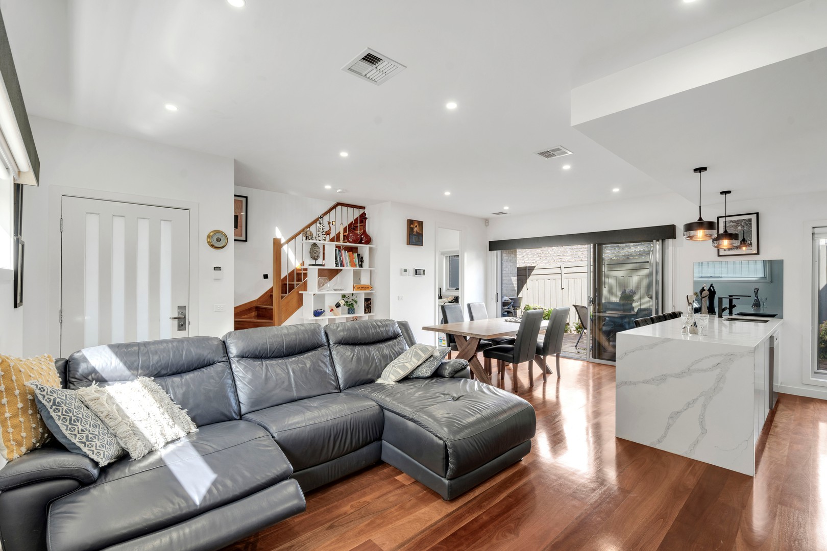 2/154 Spencer Street, Essendon, VIC 3040, Essendon - Thumbnail 2