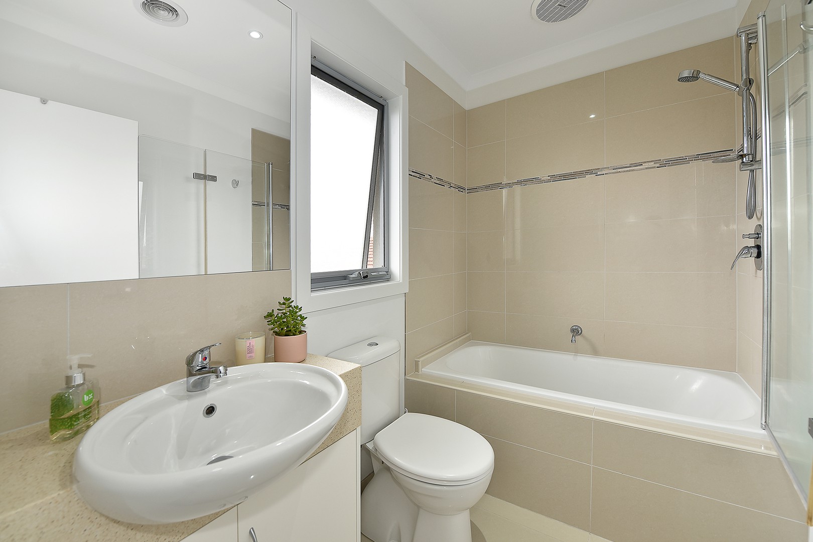 2/155 Rathcown Road, Reservoir, VIC 3073 - Thumbnail 2 - 23/06/2026