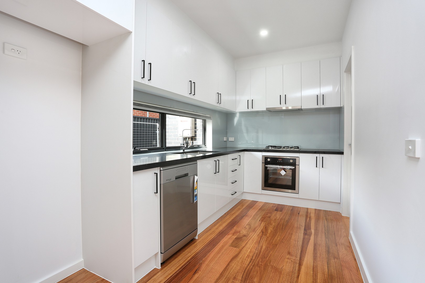 2/16 Barina Road, Oak Park, VIC 3046 - Thumbnail 1 - 08/05/2024