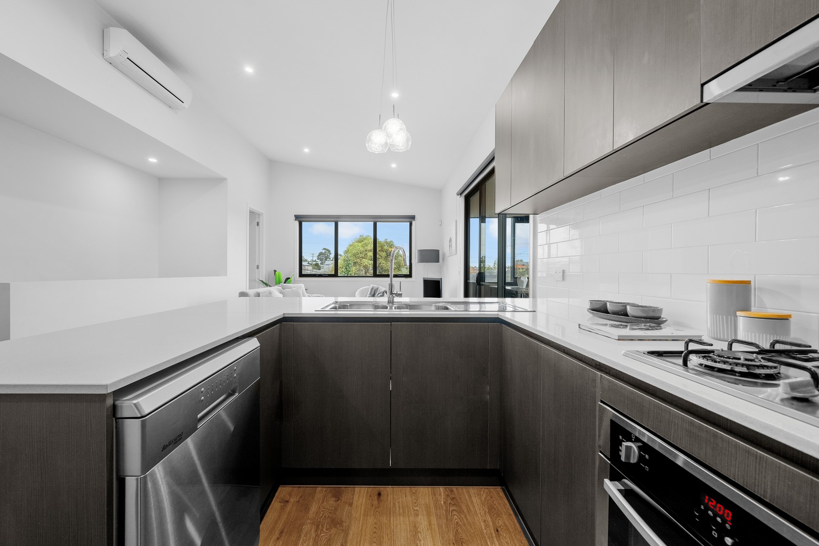 2/16 Barton Street, Reservoir, VIC 3073, Reservoir - Thumbnail 4