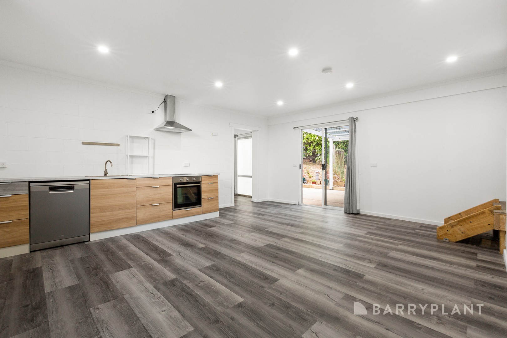 2/16 Carlile Court, Drouin, VIC 3818, Drouin - Thumbnail 2