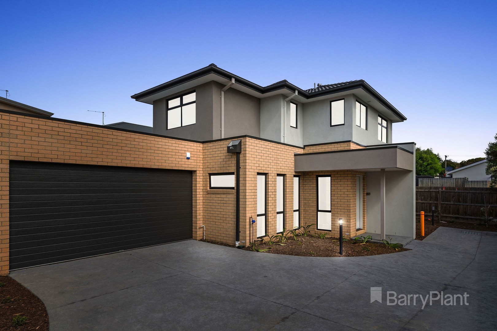 2/16 Denbigh Street, Frankston, VIC 3199, Frankston - Thumbnail 2