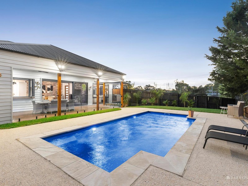 2/16 Ingrams Road, Research, VIC 3095 - Image - 02/04/2025