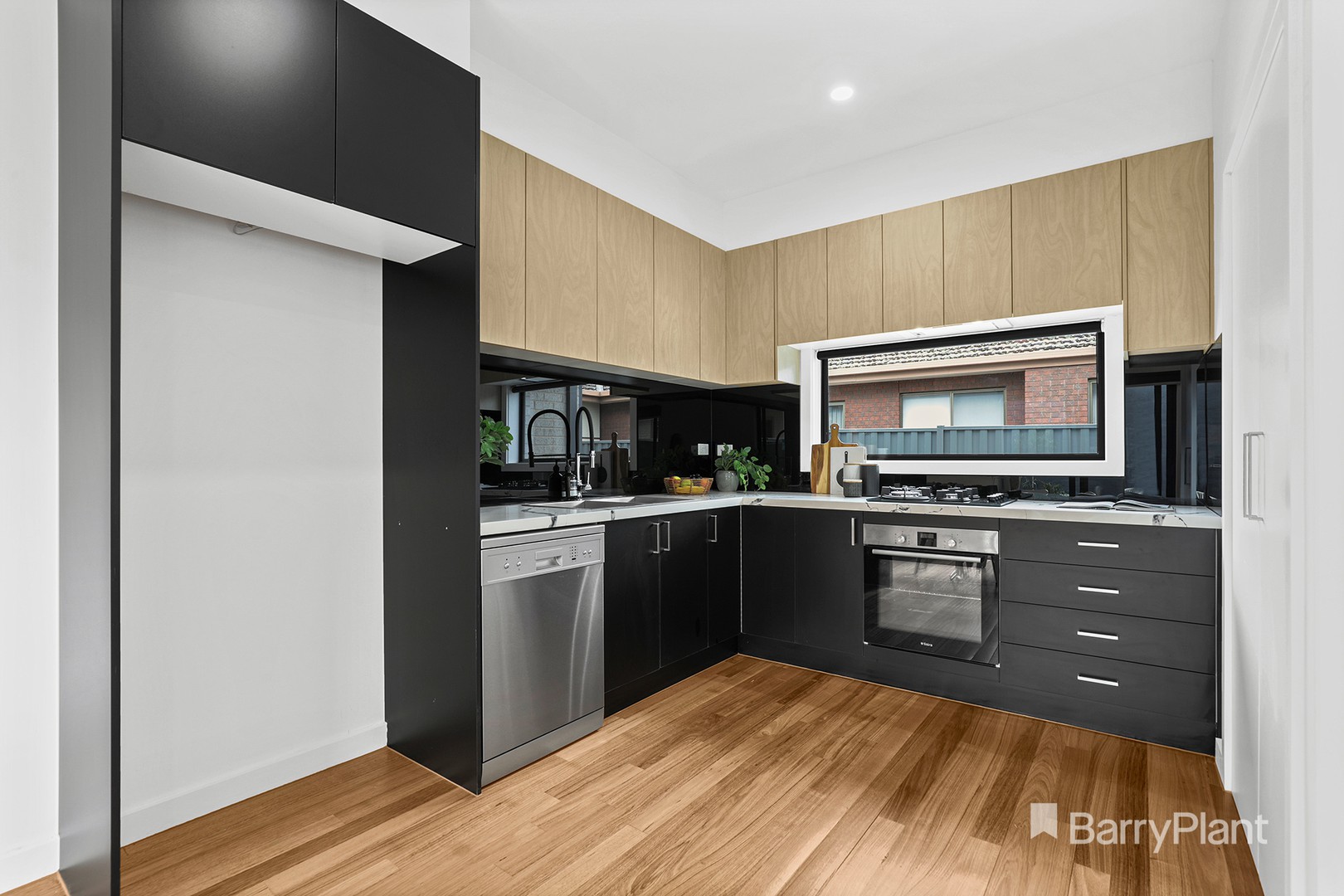 2/16 Isla Avenue, Glenroy, VIC 3046, Glenroy - Thumbnail 2