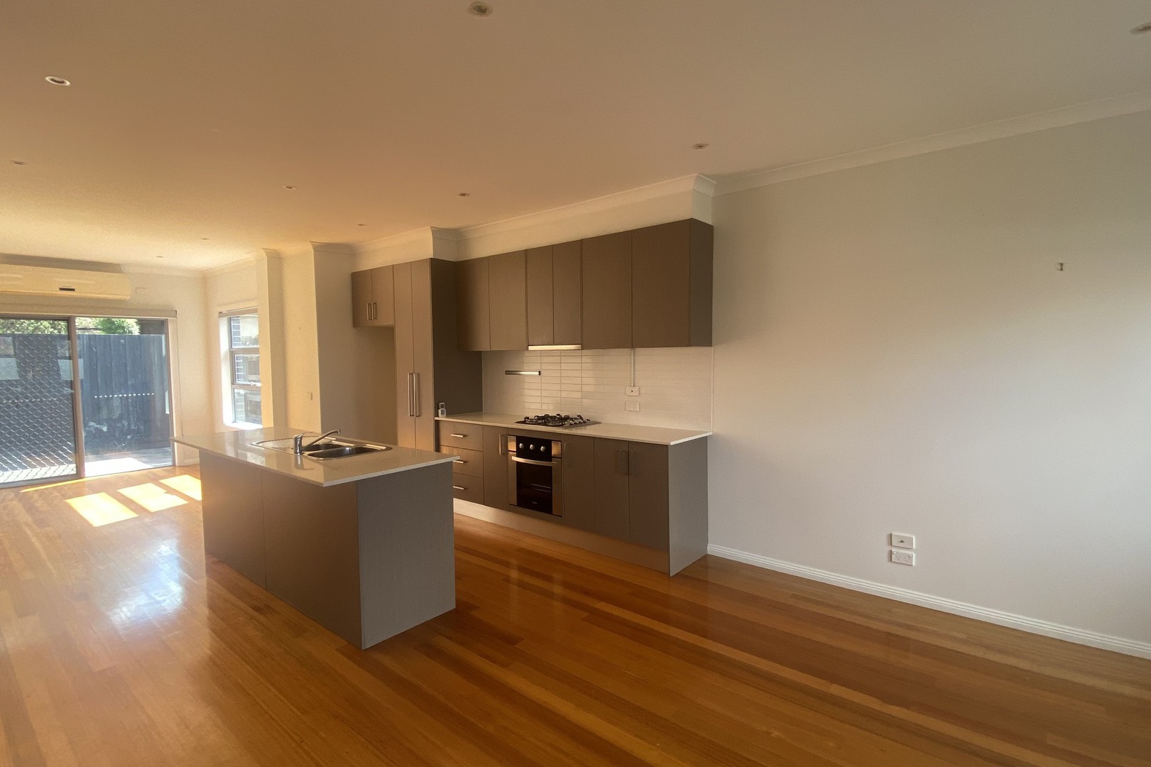 2/16 Mccomas Street, Reservoir, VIC 3073, Reservoir - Thumbnail 4