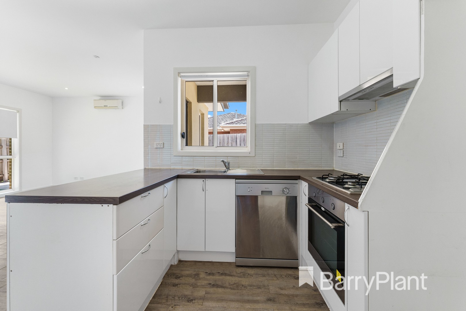2/16 Montasell AvenueDeer Park, VIC 3023, Deer Park - Thumbnail 4