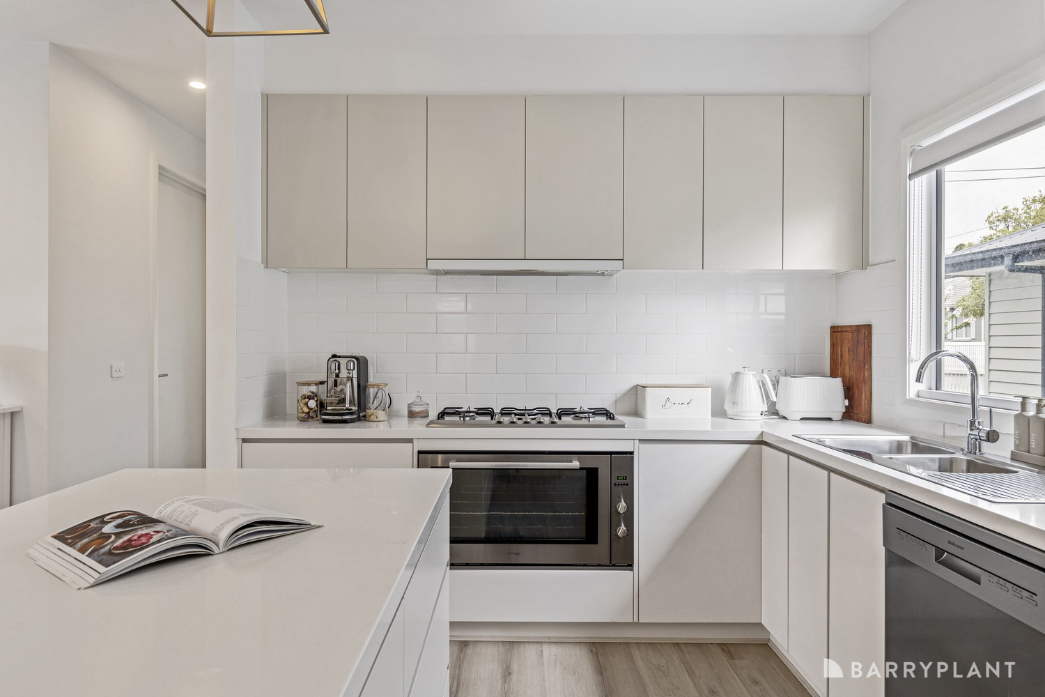 2/16 Thompson Street, Watsonia, VIC 3087, Watsonia - Thumbnail 5