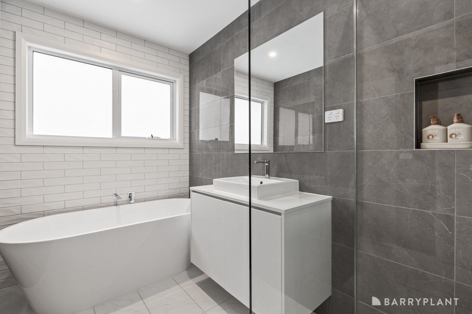 2/16 Thompson Street, Watsonia, VIC 3087, Watsonia - Thumbnail 6