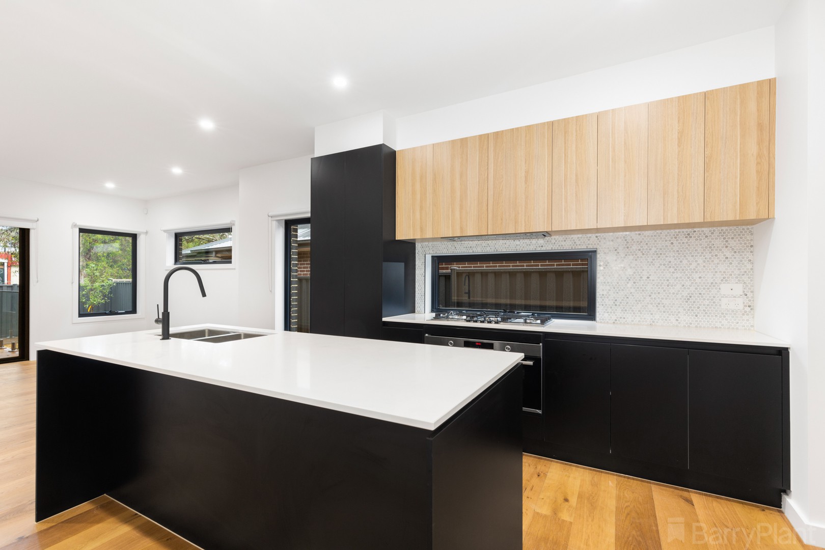 2/16 Yvonne Avenue, Croydon South, VIC 3136, Croydon South - Thumbnail 2