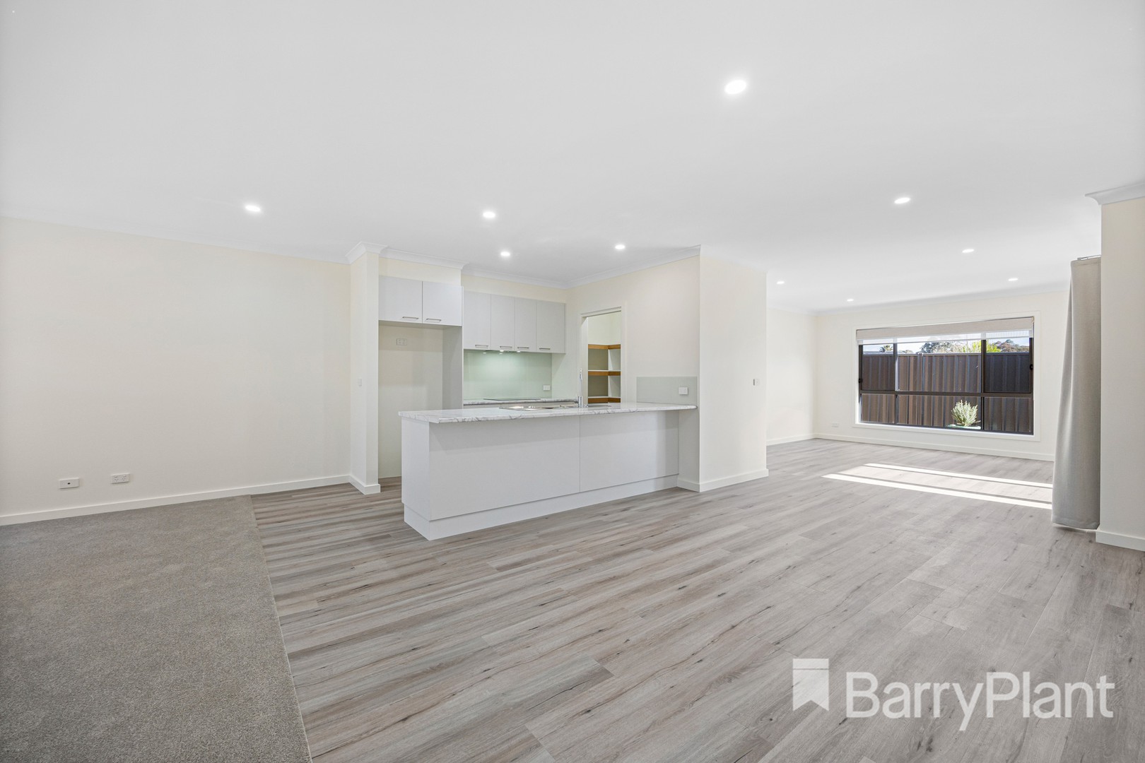 2/160 Railway Street, Maryborough, VIC 3465, Maryborough - Thumbnail 2