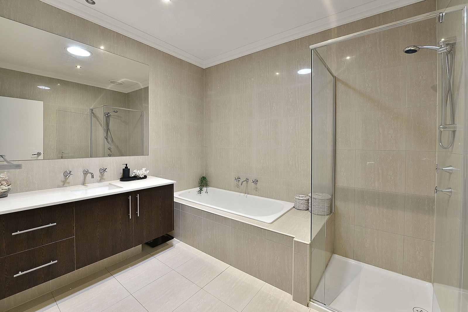 2/163 Ogilvie  Street, Essendon, VIC 3040, Essendon - Thumbnail 4