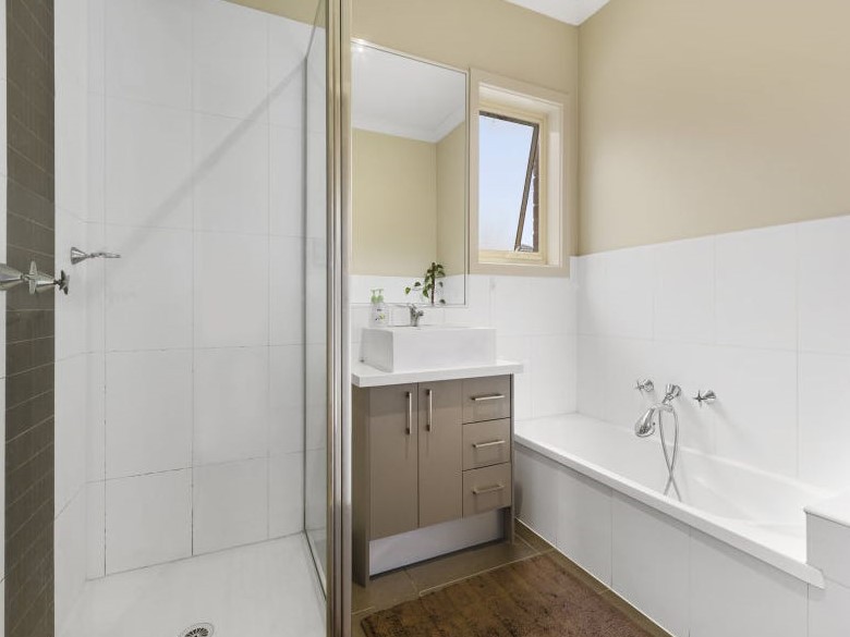 2/164 Ogilvie Street, Essendon, VIC 3040, Essendon - Thumbnail 2