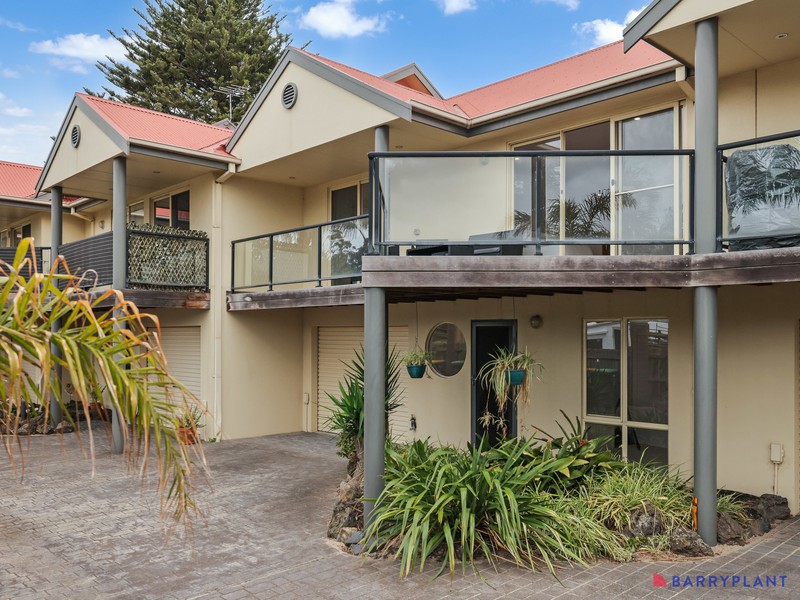 2/165 Marine Parade, San Remo, VIC 3925 - Image - 22/10/2025