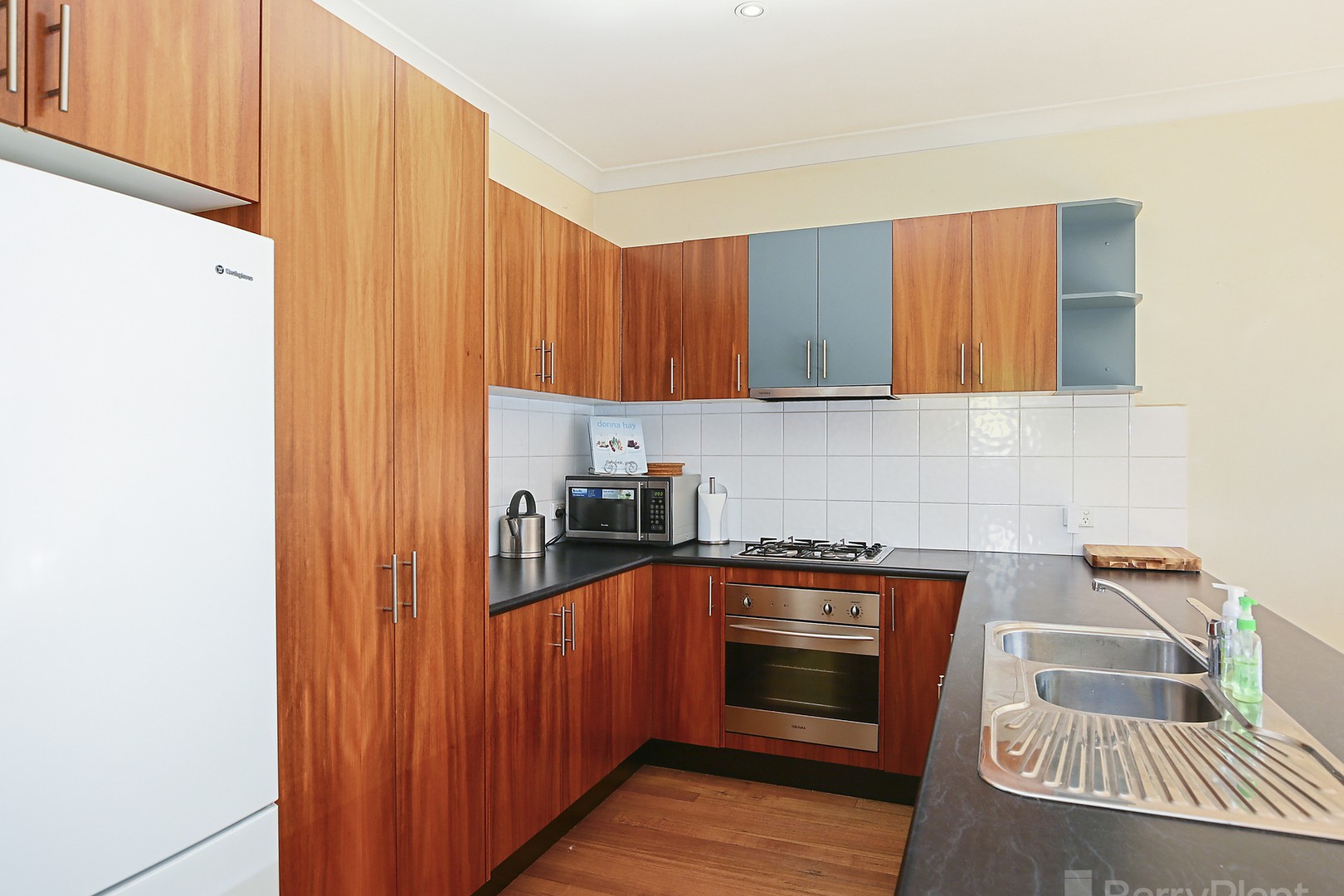 2/16A Jarvis Avenue, Croydon, VIC 3136 - Thumbnail 2 - 14/11/2025