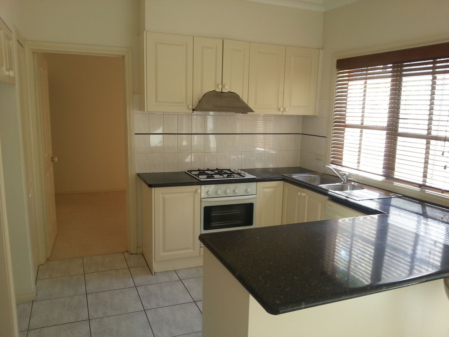 2/17 Calvin Crescent, Doncaster East, VIC 3109, Doncaster East - Thumbnail 2