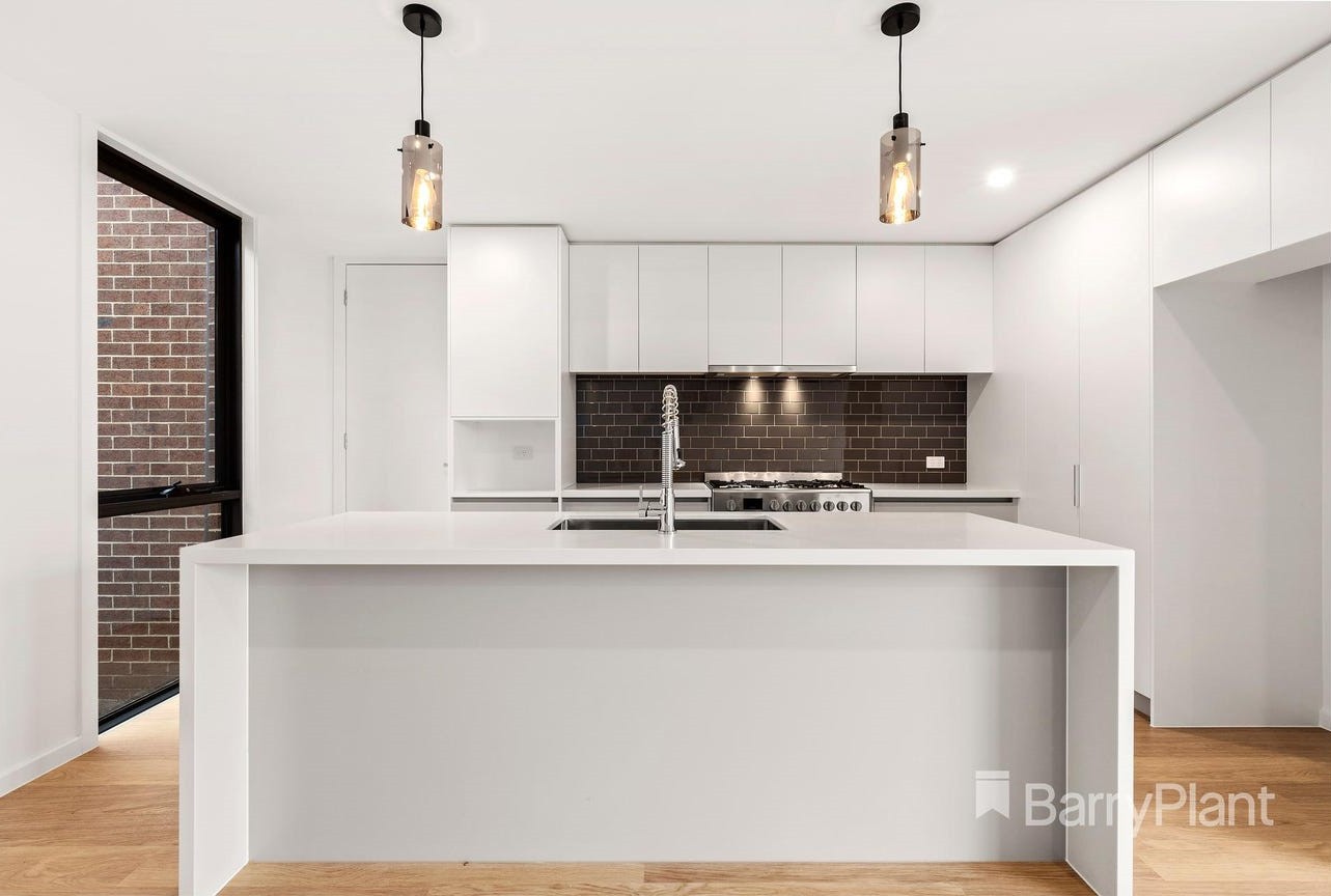 2/17 Deep Creek Drive, Doncaster East, VIC 3109 - Thumbnail 1 - 19/06/2025