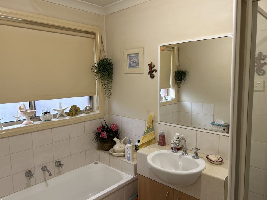 2/17 Enfield Avenue, Werribee, VIC 3030, Werribee - Thumbnail 2
