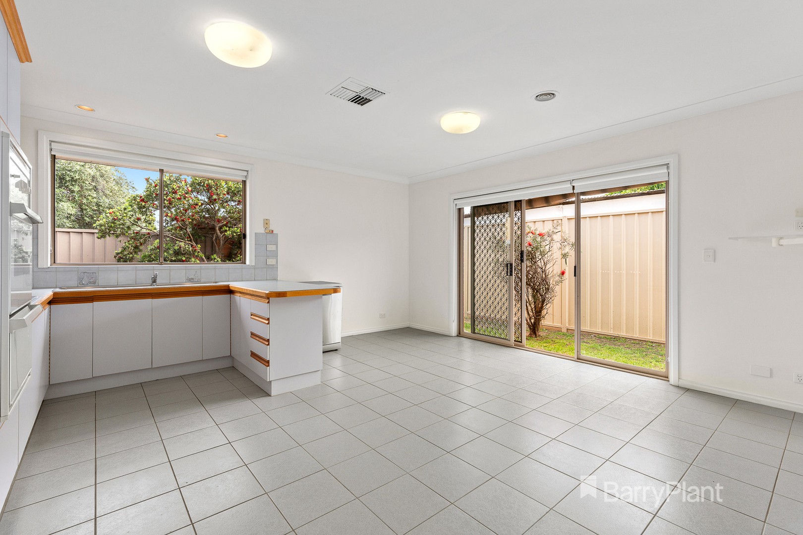 2/17 Martin StreetPreston, VIC 3072, Preston - Thumbnail 6