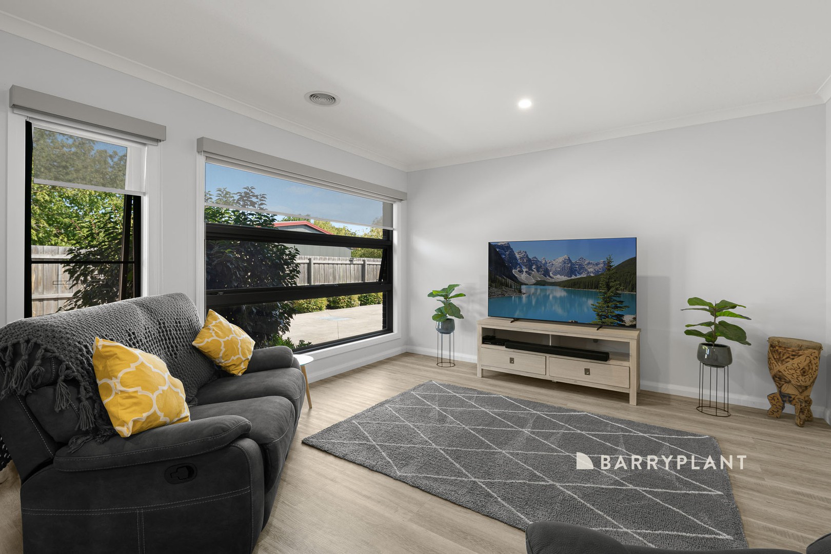 2/17 Nelson RoadTrafalgar, vic 3824, Trafalgar - Thumbnail 3