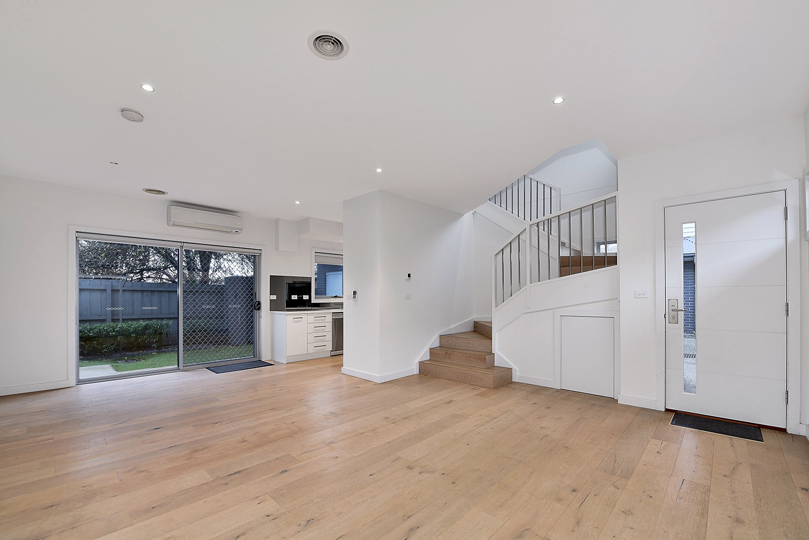 2/17 O'Shannassy Street, Essendon North, VIC 3041, Essendon North - Thumbnail 2