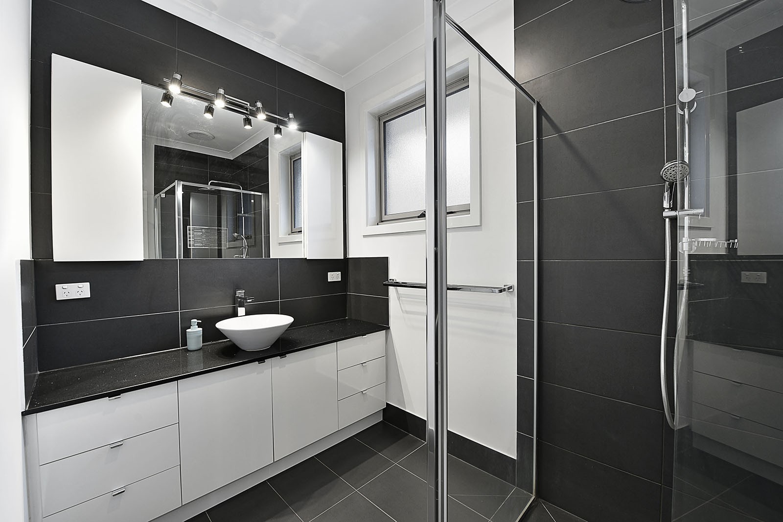 2/178 Parer Road, Airport West, VIC 3042, Airport West - Thumbnail 4
